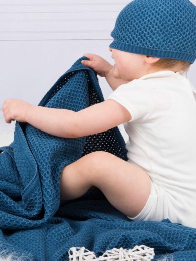 Kit neonato blu: copertina e berretto in cotone biologico